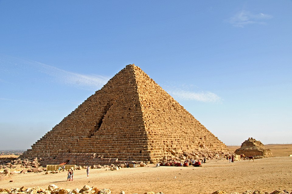 Ponto Turístico Pirâmide de Miquerinos em Giza