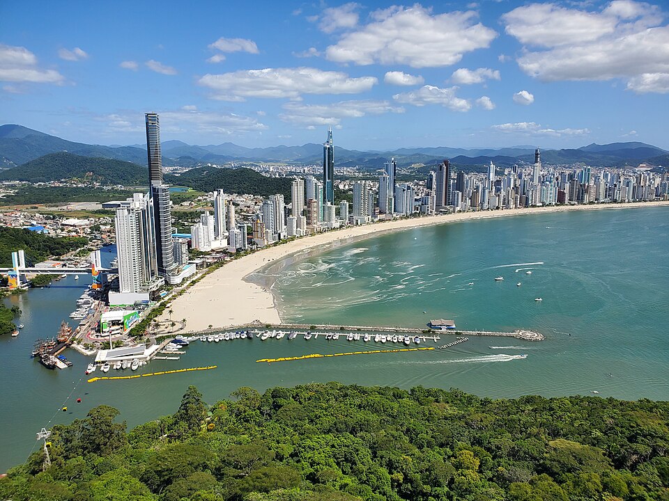 Ponto Turístico Orla da Praia Central em Balneário Camboriú