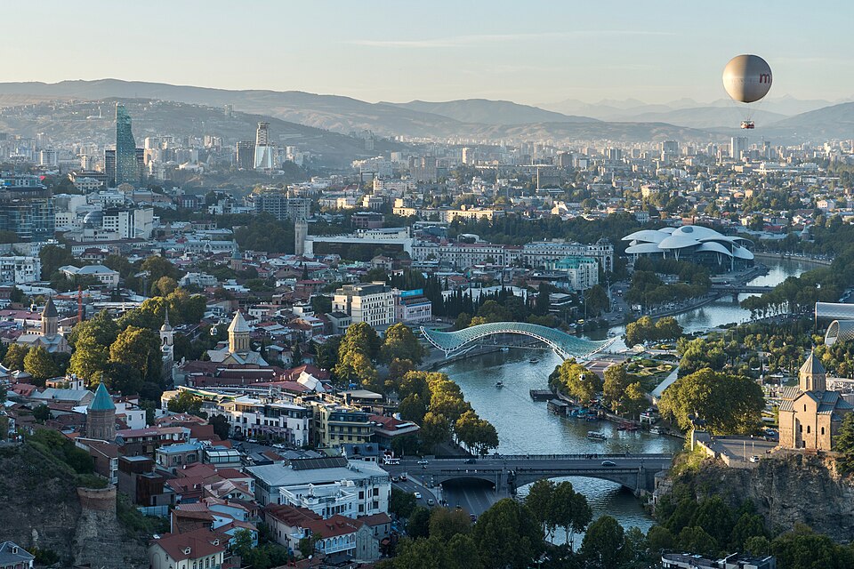 Ponto Turístico Avenida Rustaveli em Tbilisi
