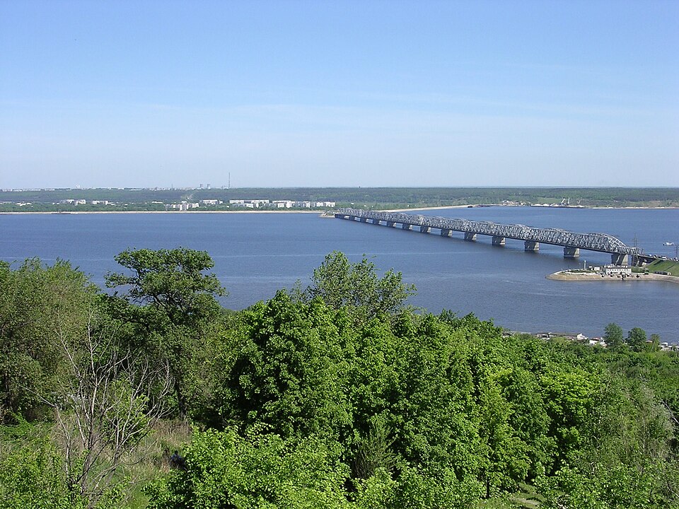 Ponto Turístico Confluência do Volga e Oka (The Arrow / Strelka) em Níjni Novgorod