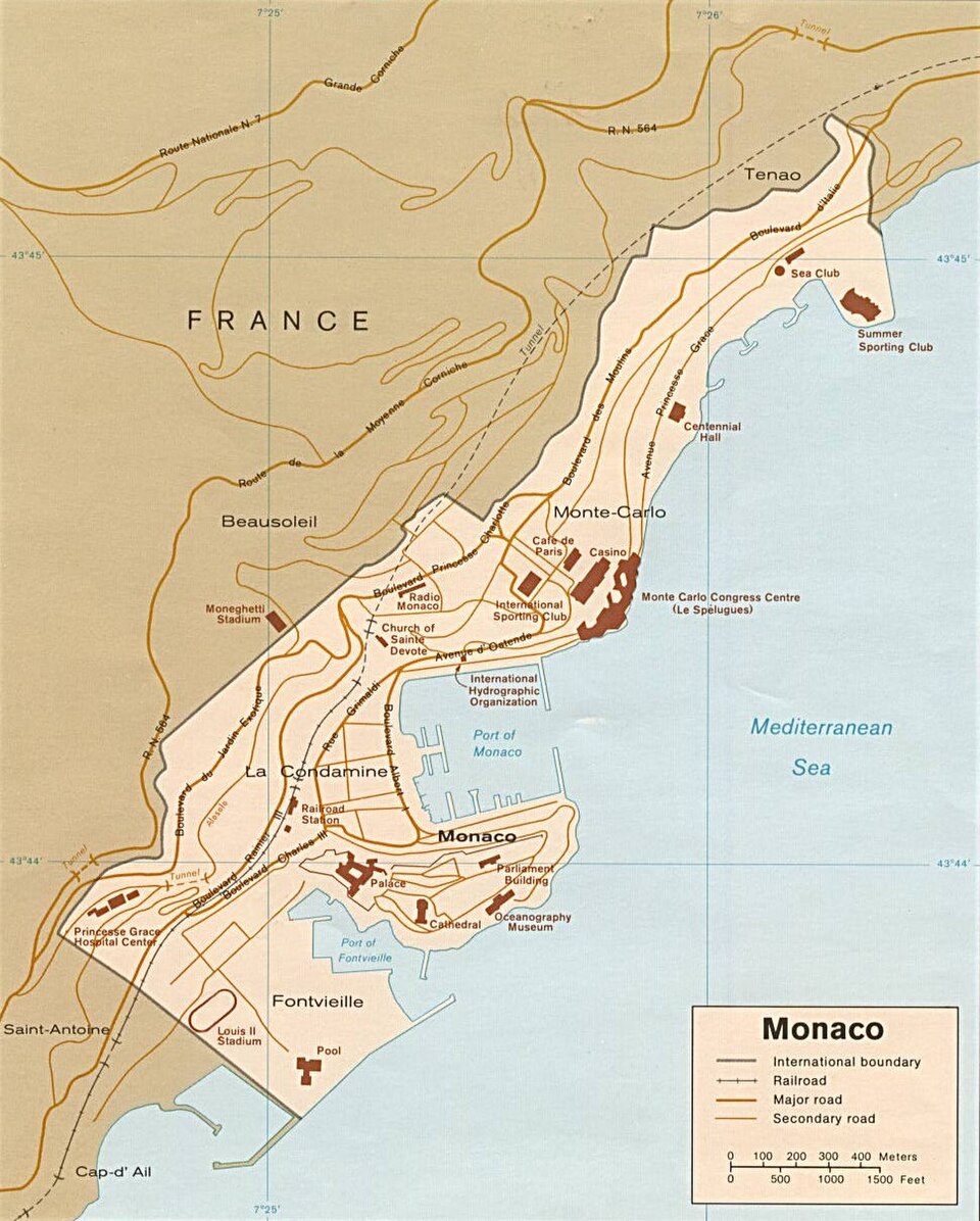 Ponto Turístico Praia de Larvotto em Monte Carlo