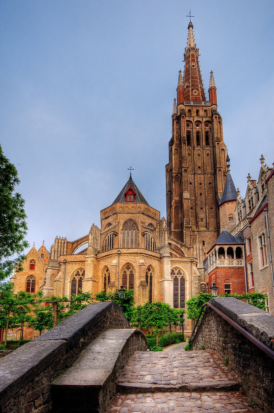 Ponto Turístico Igreja de Nossa Senhora (Onze-Lieve-Vrouwekerk) em Bruges