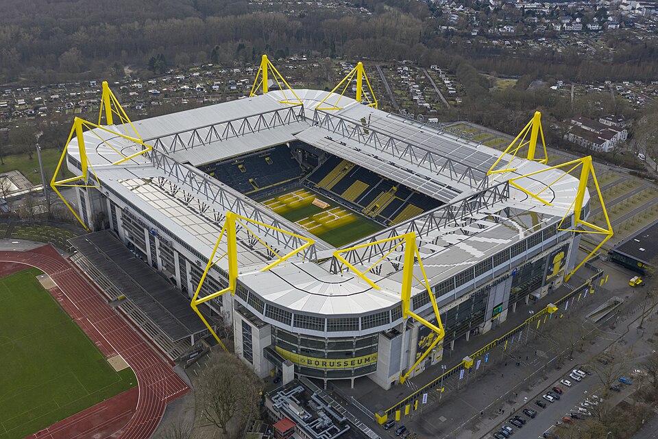 Ponto Turístico Estádio Signal Iduna Park (Westfalenstadion) em Dortmund