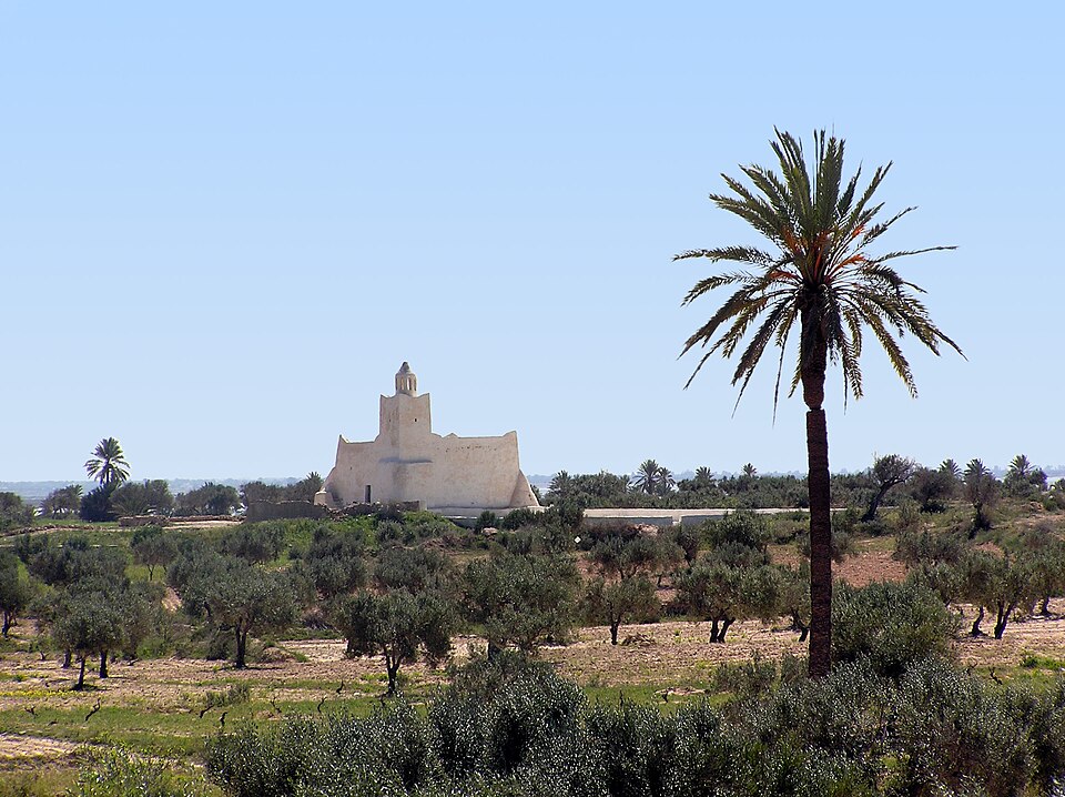 Ponto Turístico Mesquita Subterrânea de Sedouikech em Djerba